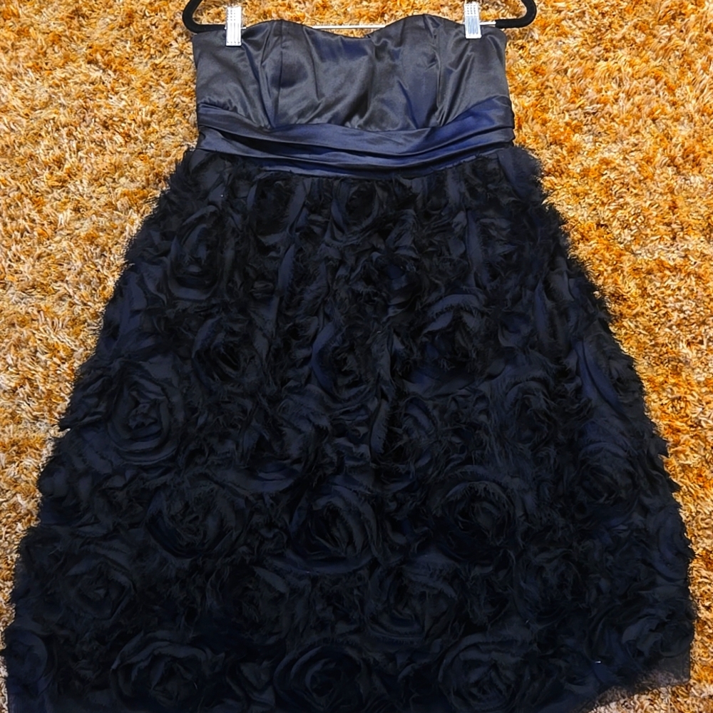 Black rose pattern party dress